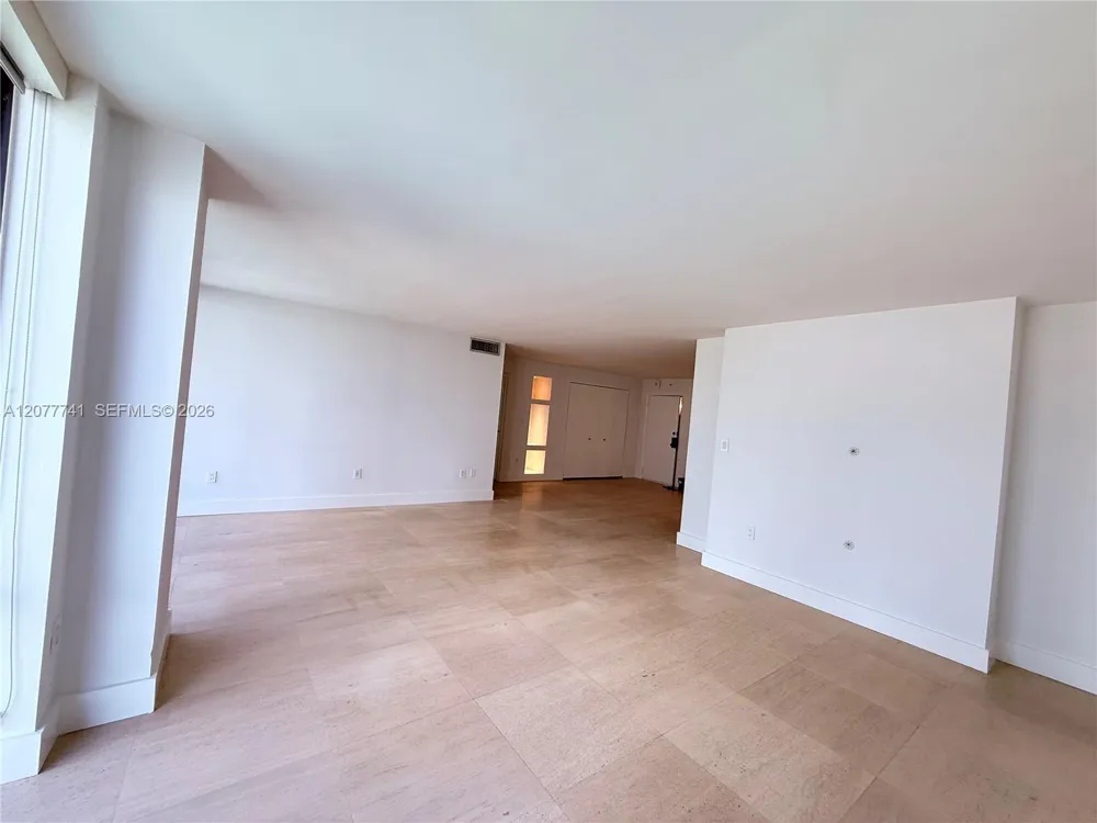 1450 Brickell Bay Dr #1015 Miami, FL 33131