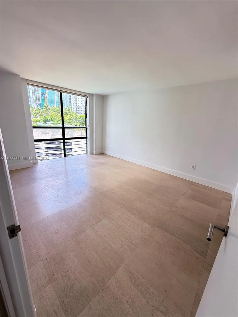 1450 Brickell Bay Dr #1015 Miami, FL 33131