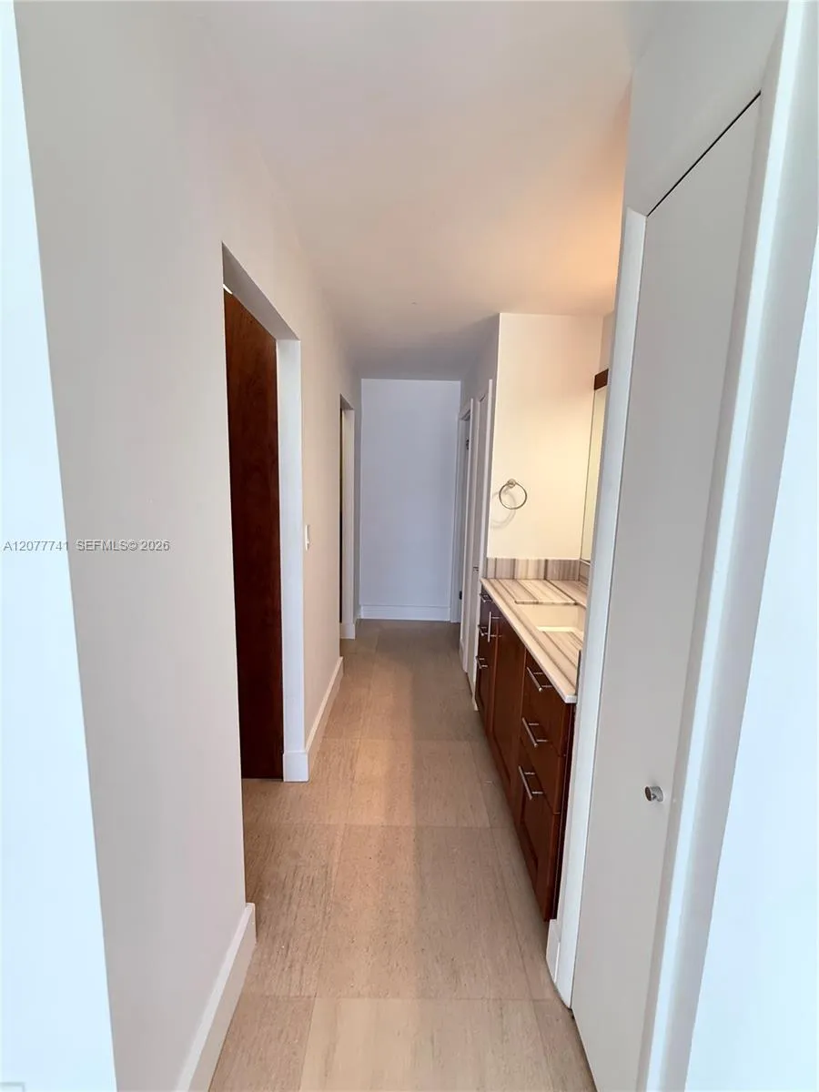 1450 Brickell Bay Dr #1015 Miami, FL 33131
