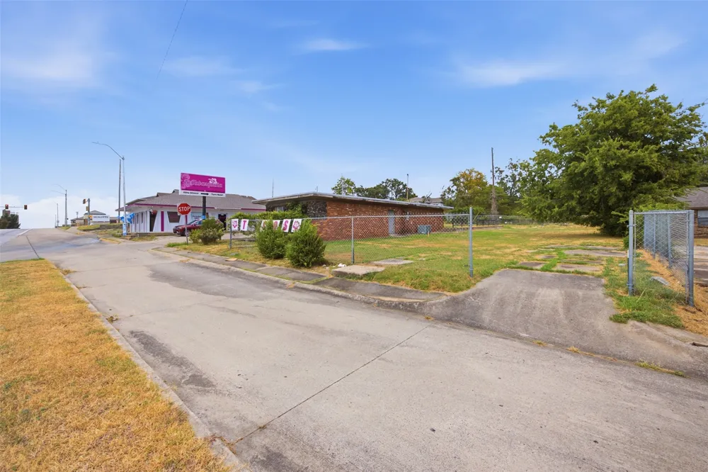 609 E Carl Albert Parkway McAlester, OK 74501