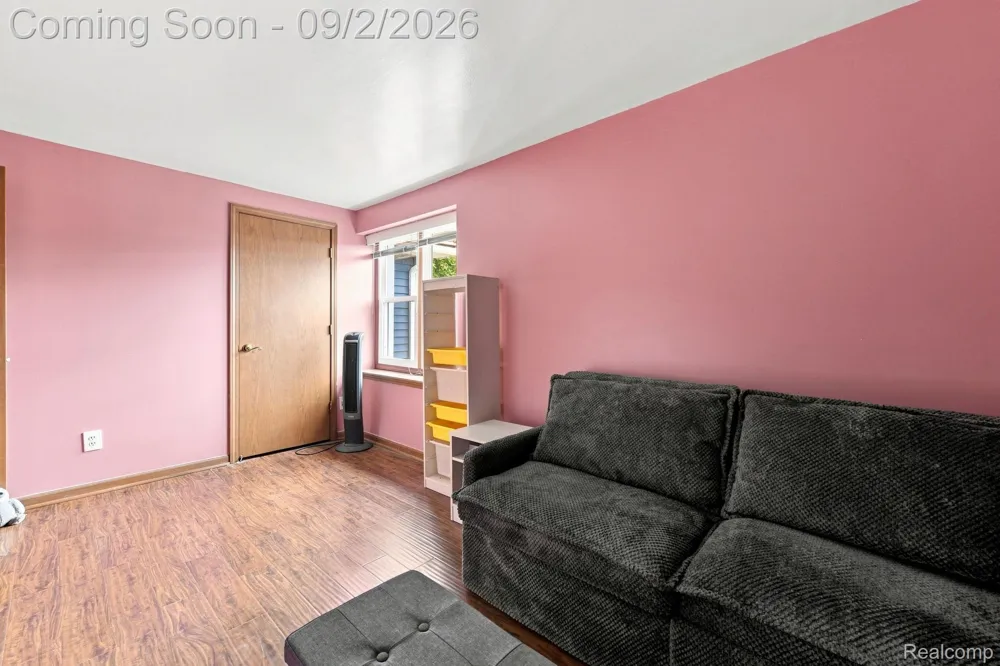 20770 Cannon Drive Clinton Charter Township, MI 48038