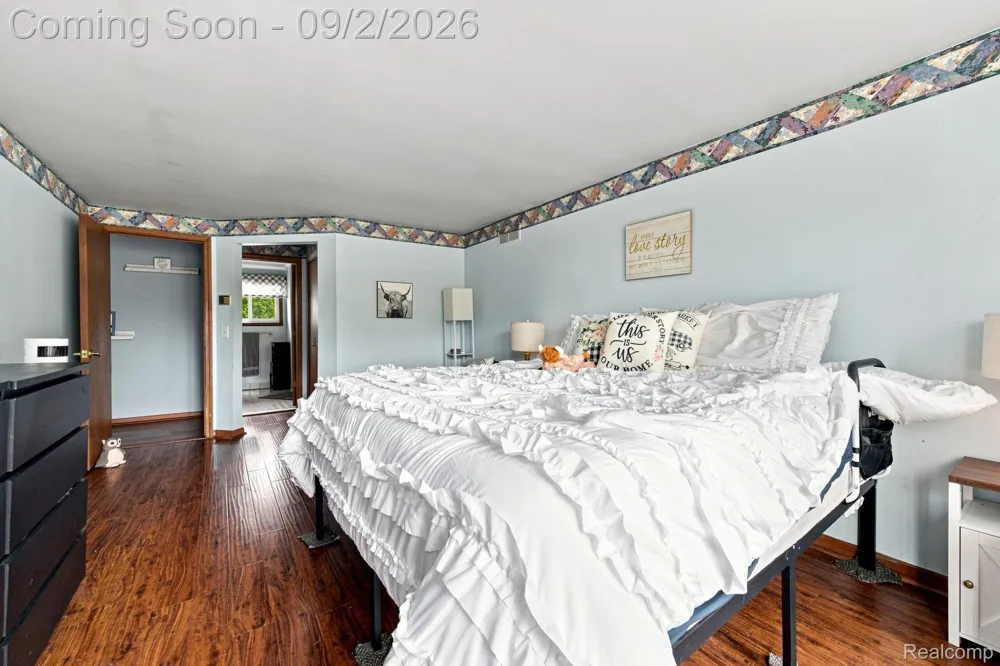 20770 Cannon Drive Clinton Charter Township, MI 48038