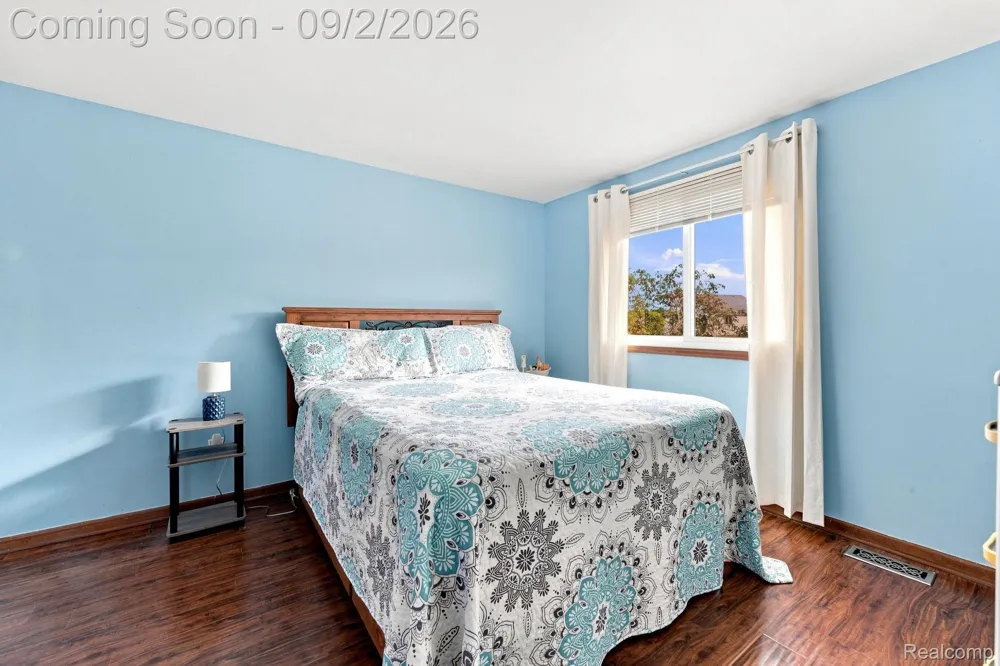 20770 Cannon Drive Clinton Charter Township, MI 48038