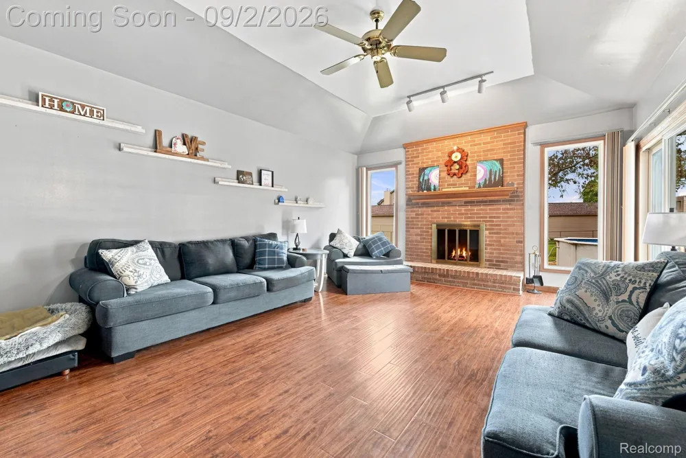 20770 Cannon Drive Clinton Charter Township, MI 48038