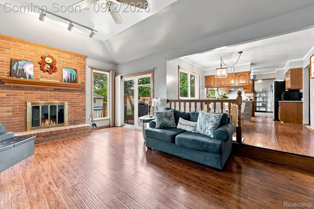 20770 Cannon Drive Clinton Charter Township, MI 48038