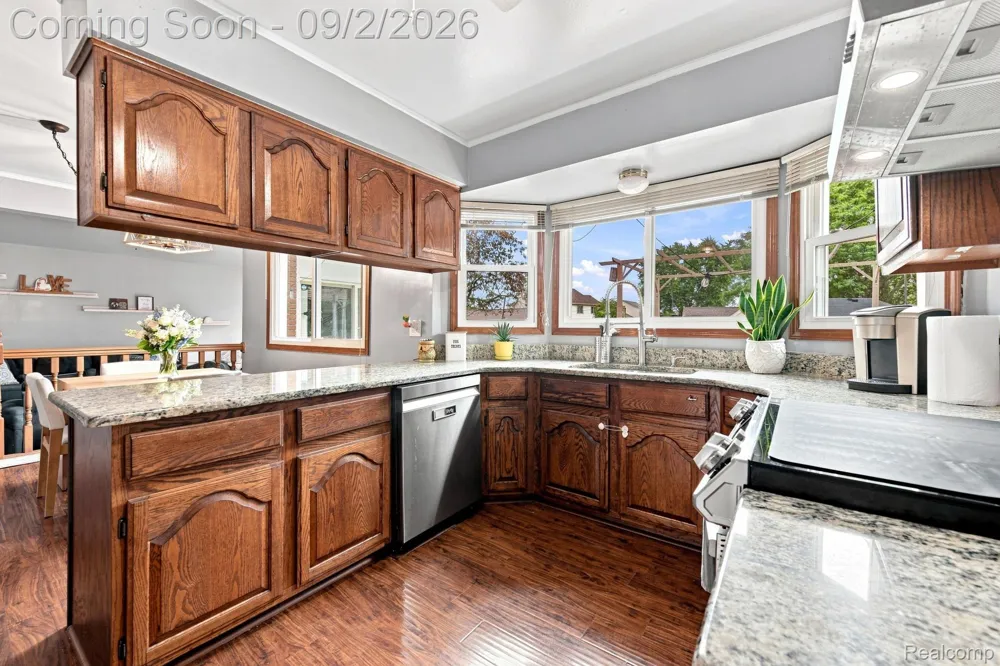 20770 Cannon Drive Clinton Charter Township, MI 48038