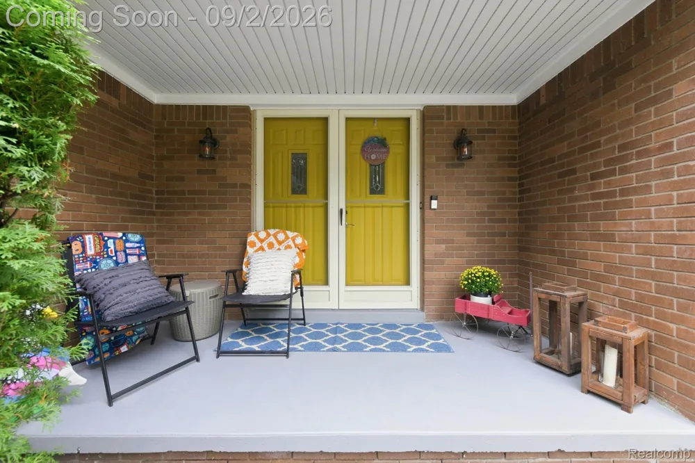 20770 Cannon Drive Clinton Charter Township, MI 48038