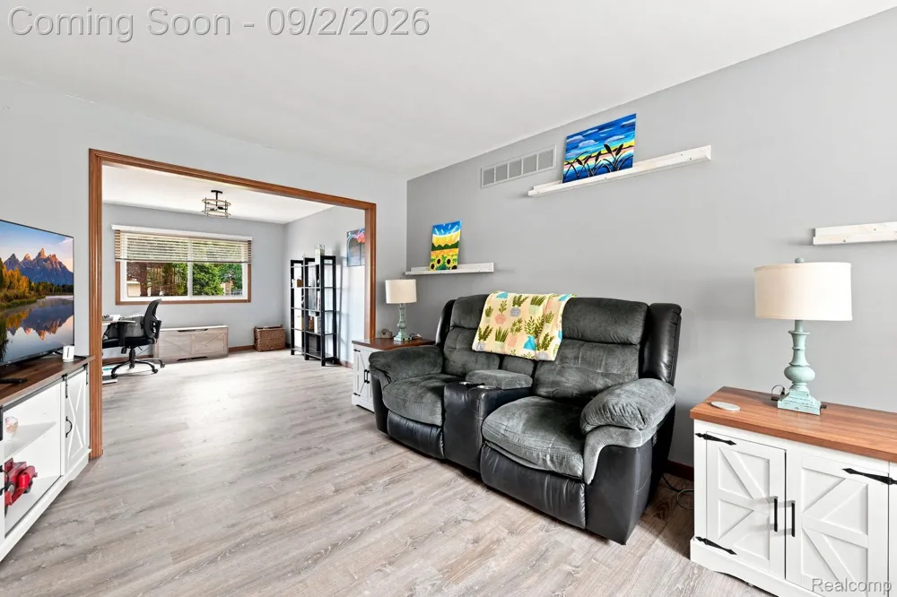 20770 Cannon Drive Clinton Charter Township, MI 48038