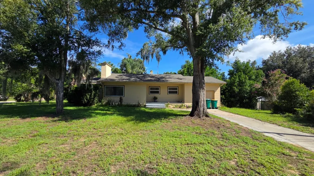 1301 SCENIC AVENUE Eustis, FL 32726