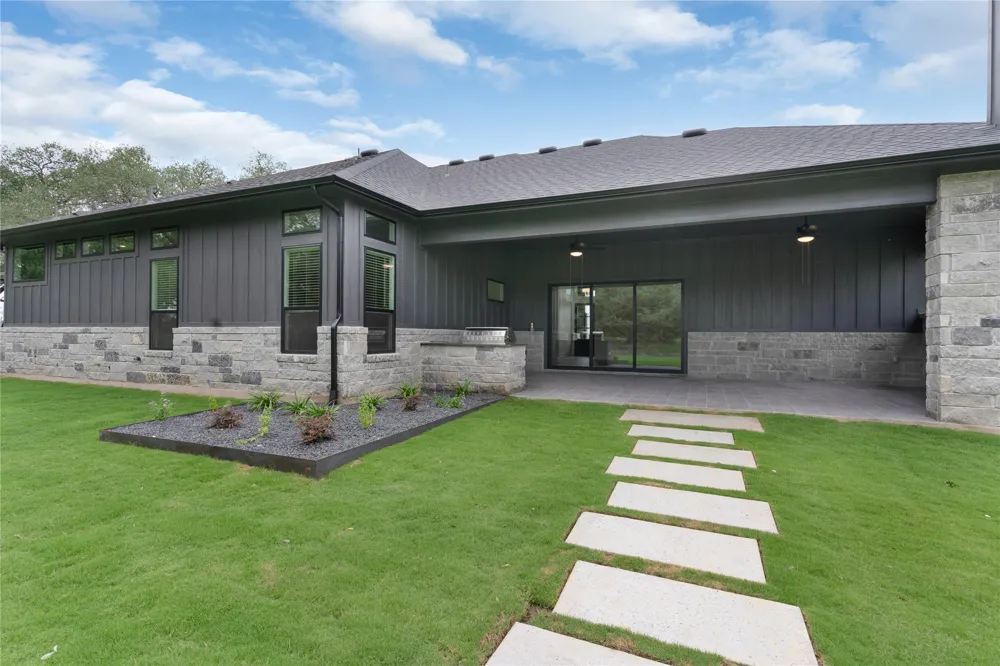 1113 Doelling Drive Florence, TX 76527