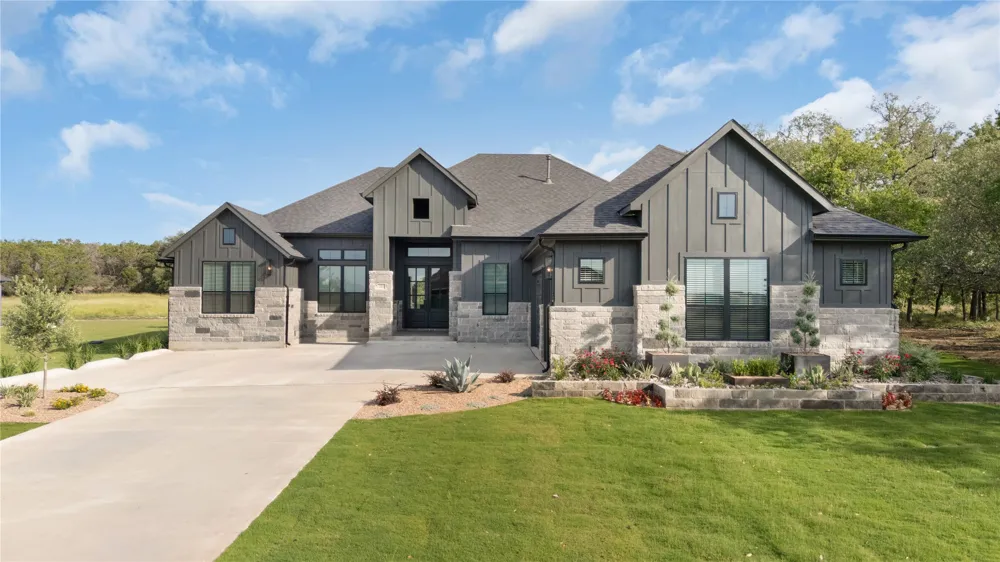 1113 Doelling Drive Florence, TX 76527