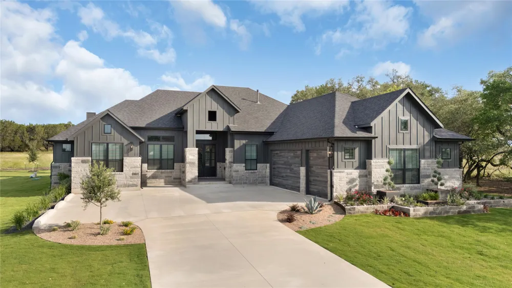 1113 Doelling Drive Florence, TX 76527