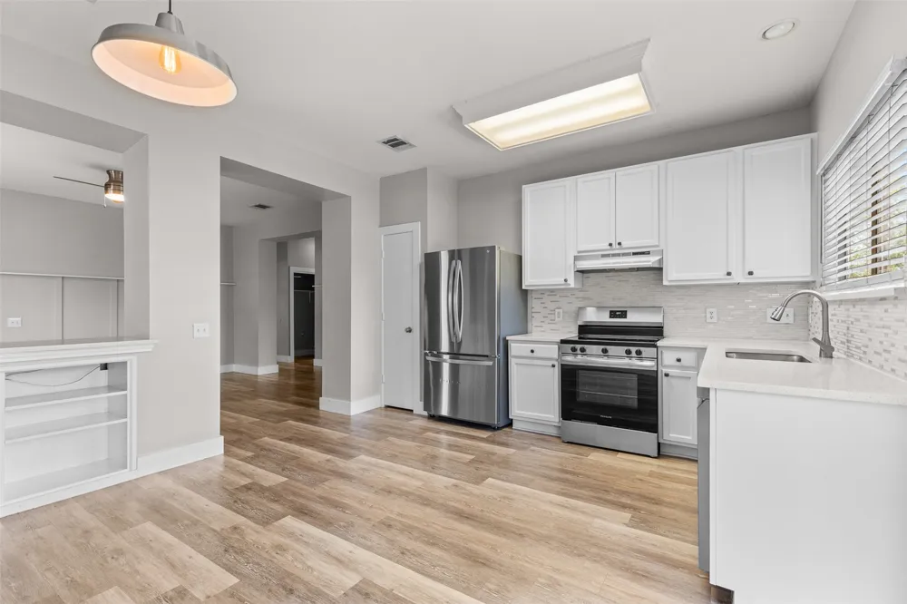 5501 S Hearsey Drive Austin, TX 78744