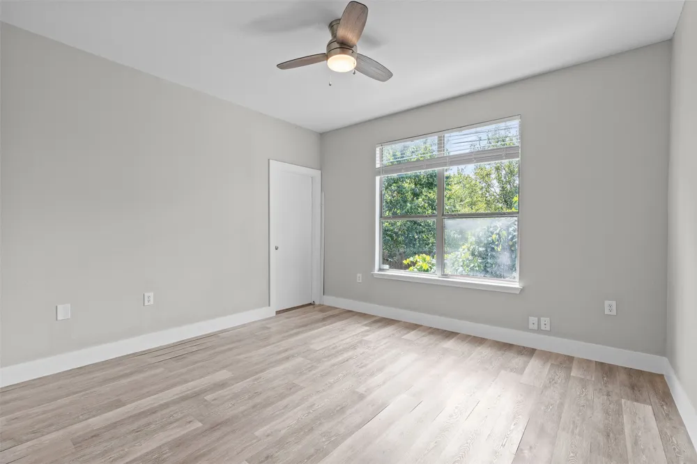 5501 S Hearsey Drive Austin, TX 78744