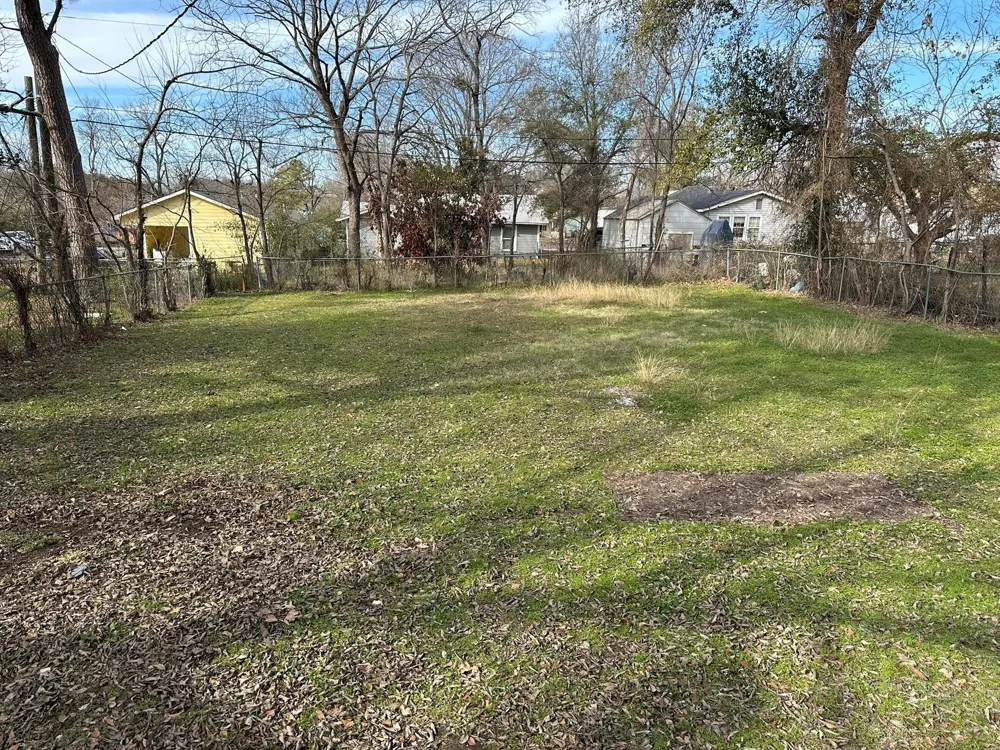 1610 Cherry Avenue Corsicana, TX 75110