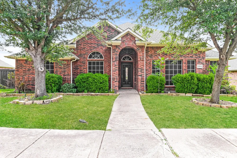 1204 Lost Valley Drive Royse City, TX 75189