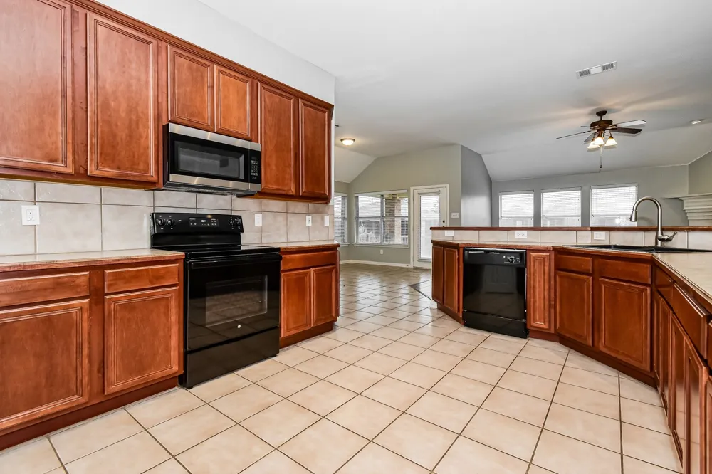 1204 Lost Valley Drive Royse City, TX 75189