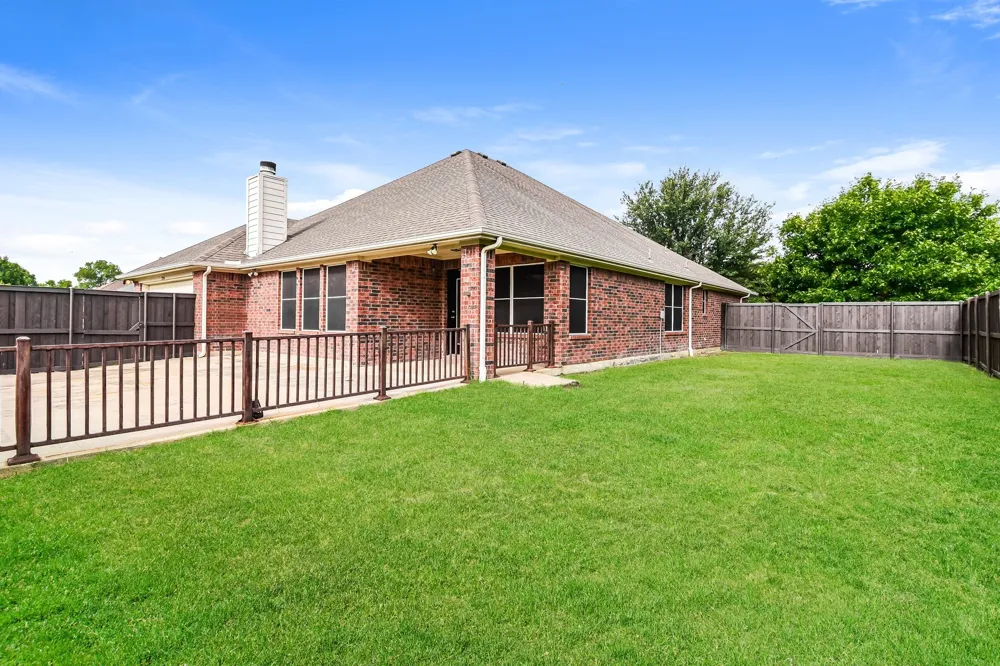 1204 Lost Valley Drive Royse City, TX 75189