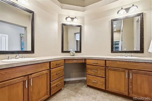 23920 E Easter Place Aurora, CO 80016