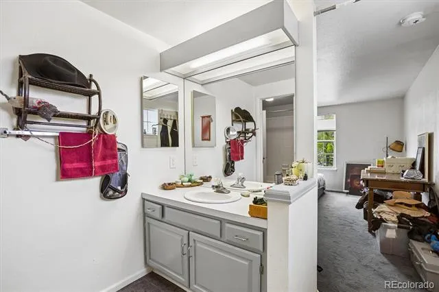 7509 S IVANHOE CIRCLE Centennial, CO 80112