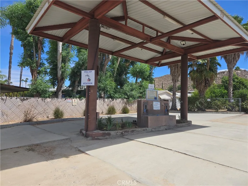 1690 S STATE Hemet, CA 92543