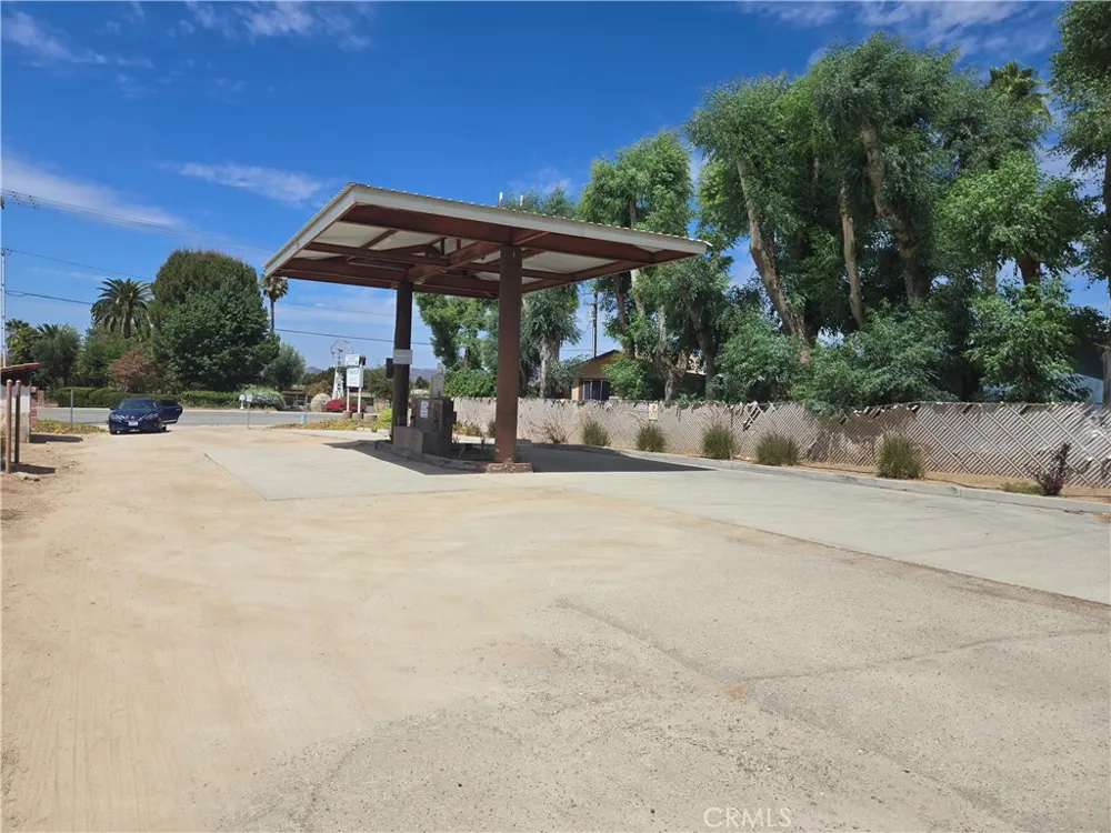 1690 S STATE Hemet, CA 92543