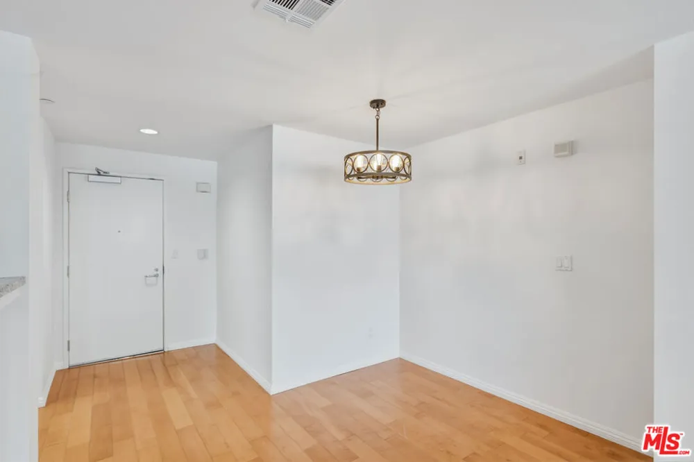 12222 Wilshire Boulevard #208 Los Angeles, CA 90025