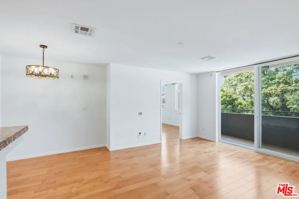 12222 Wilshire Boulevard #208 Los Angeles, CA 90025
