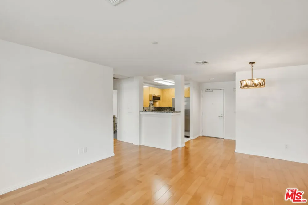12222 Wilshire Boulevard #208 Los Angeles, CA 90025