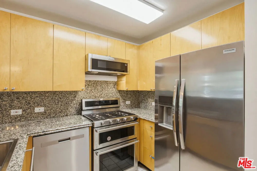 12222 Wilshire Boulevard #208 Los Angeles, CA 90025