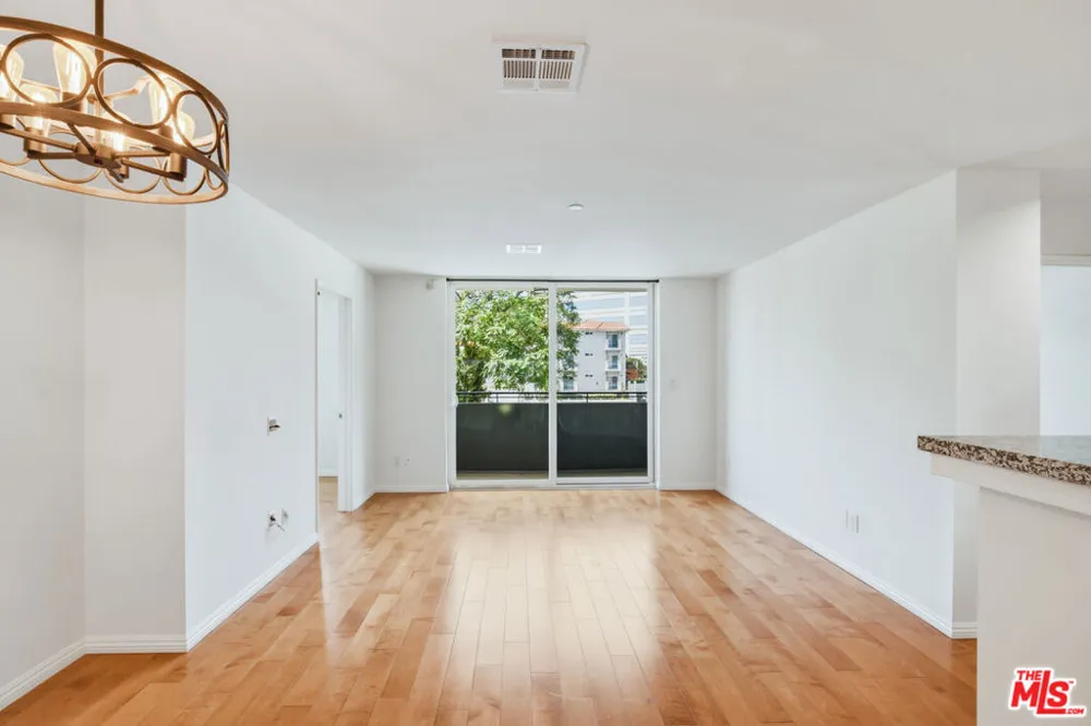 12222 Wilshire Boulevard #208 Los Angeles, CA 90025