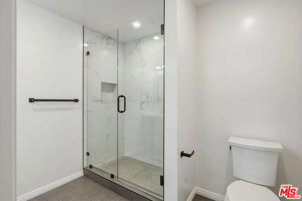 12222 Wilshire Boulevard #208 Los Angeles, CA 90025