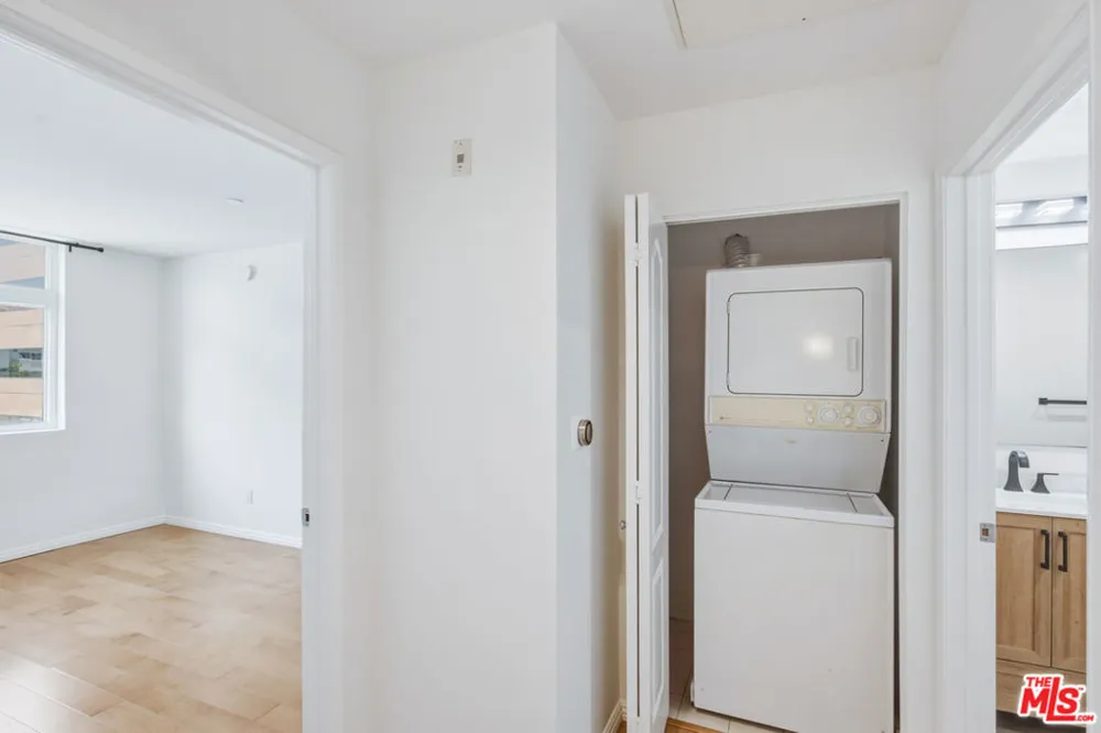 12222 Wilshire Boulevard #208 Los Angeles, CA 90025