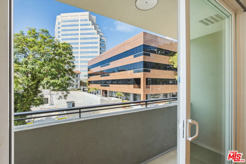 12222 Wilshire Boulevard #208 Los Angeles, CA 90025