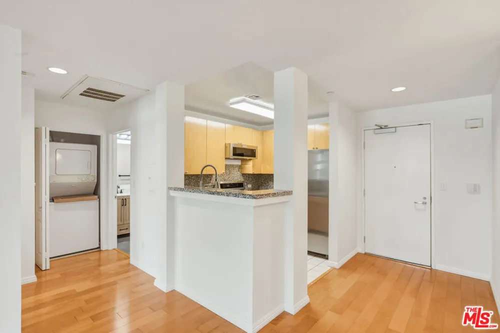 12222 Wilshire Boulevard #208 Los Angeles, CA 90025