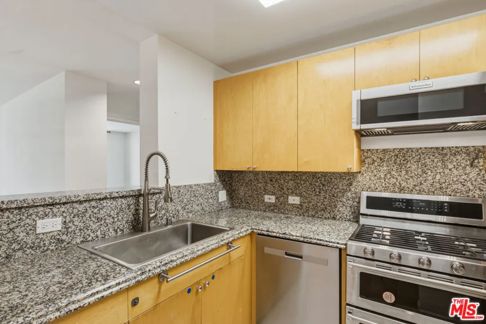 12222 Wilshire Boulevard #208 Los Angeles, CA 90025