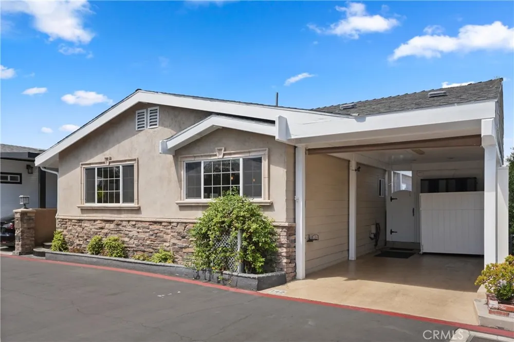 142 Liberty Newport Beach, CA 92660