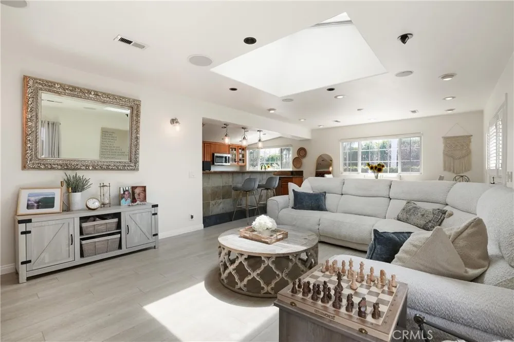 142 Liberty Newport Beach, CA 92660