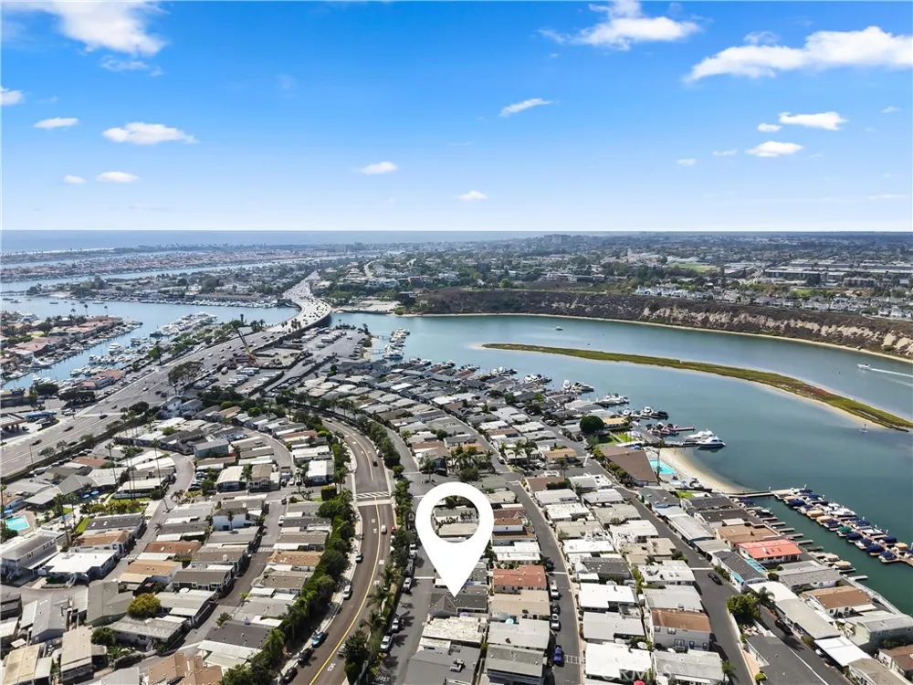 142 Liberty Newport Beach, CA 92660