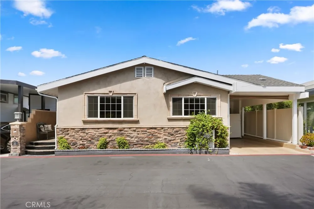 142 Liberty Newport Beach, CA 92660
