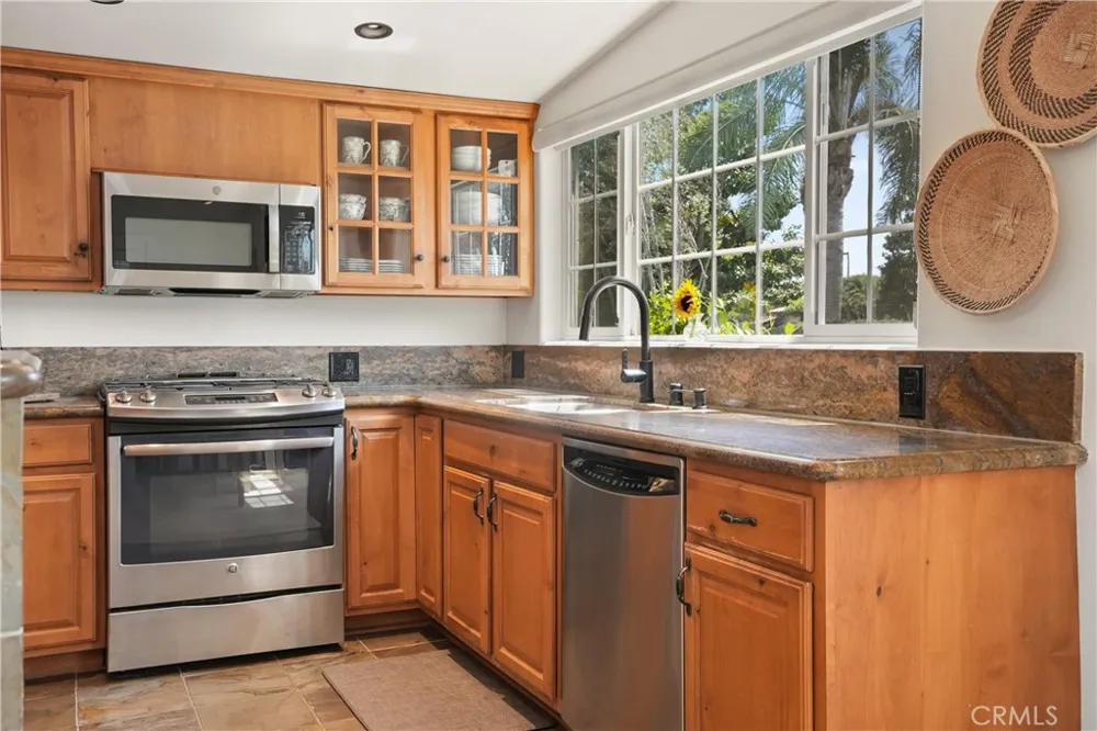 142 Liberty Newport Beach, CA 92660