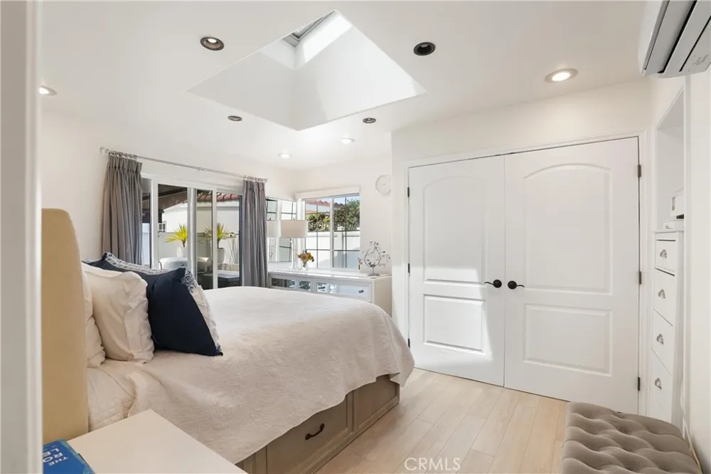 142 Liberty Newport Beach, CA 92660