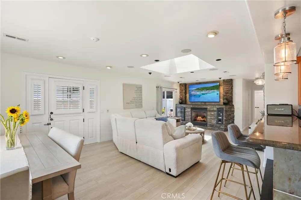 142 Liberty Newport Beach, CA 92660