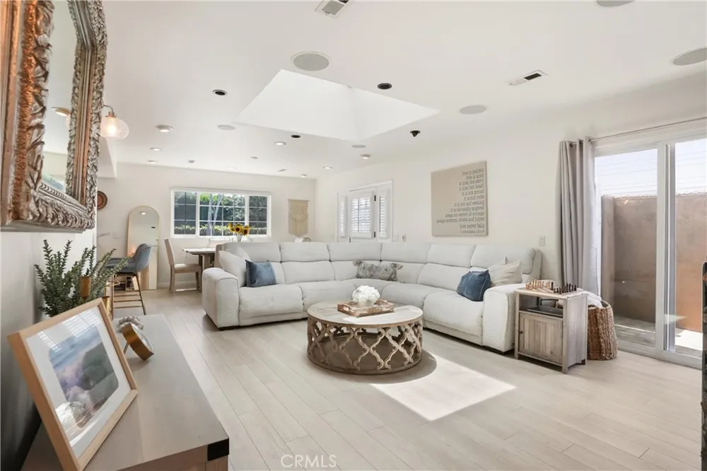 142 Liberty Newport Beach, CA 92660