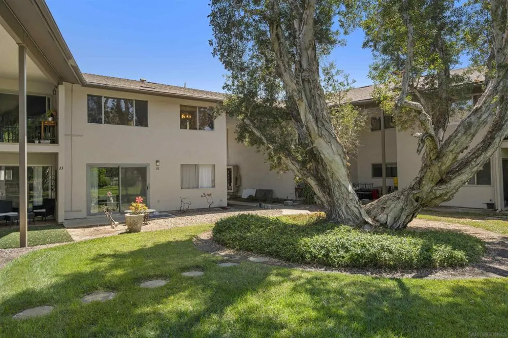 4095 Bonita Road #222 Bonita, CA 91902