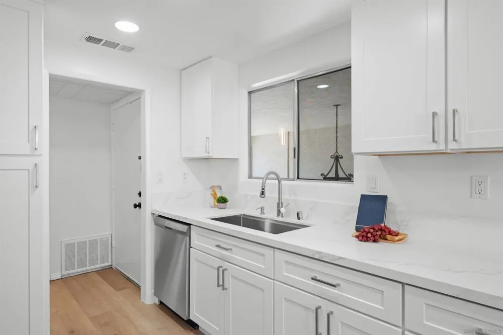 4095 Bonita Road #222 Bonita, CA 91902