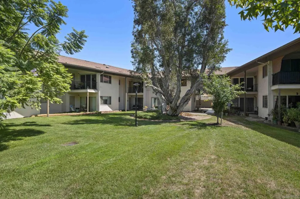 4095 Bonita Road #222 Bonita, CA 91902