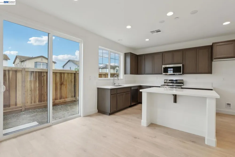 216 Mindy Way Pittsburg, CA 94565