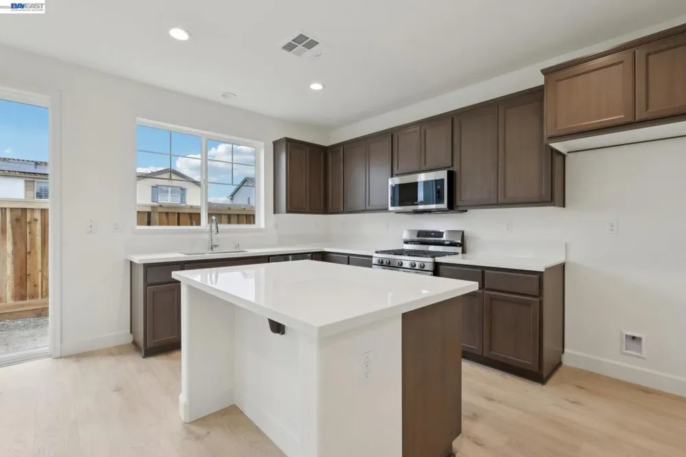 216 Mindy Way Pittsburg, CA 94565