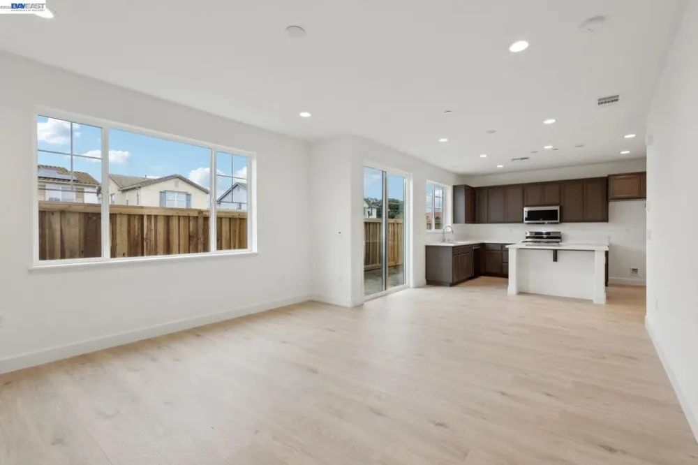 216 Mindy Way Pittsburg, CA 94565